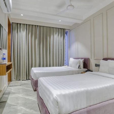 Hotel Pavilion インドール エクステリア 写真