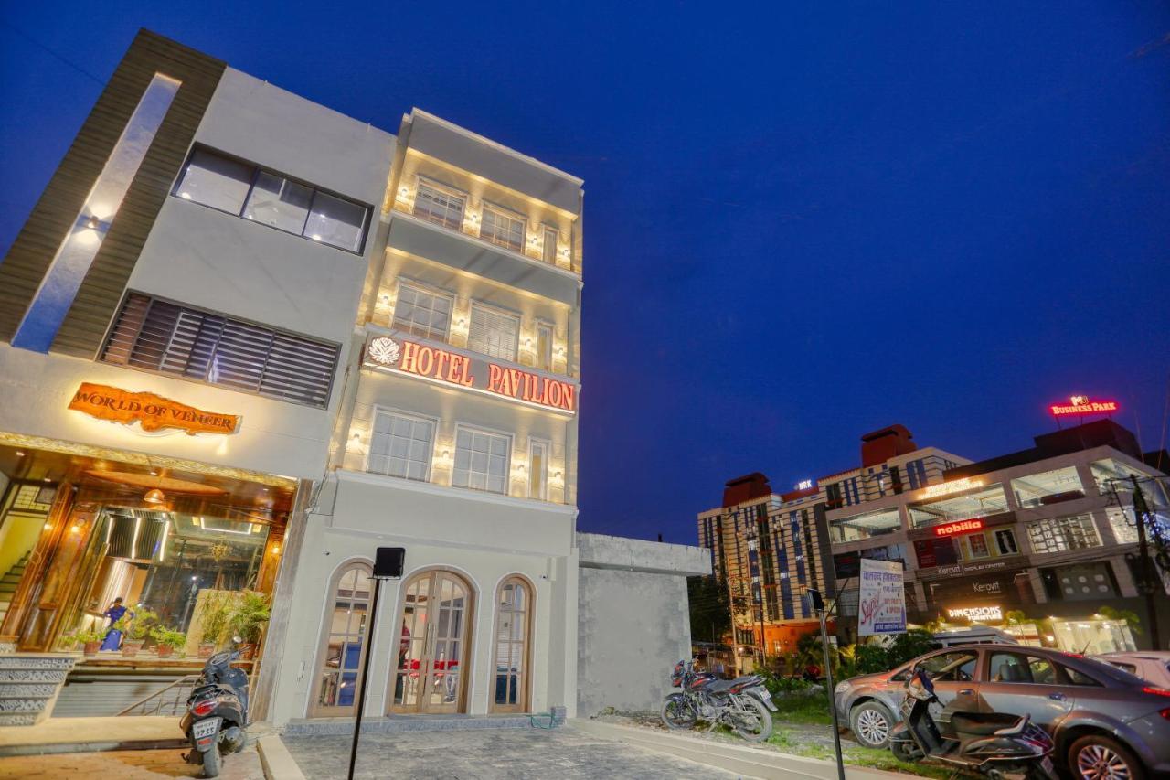 Hotel Pavilion インドール エクステリア 写真
