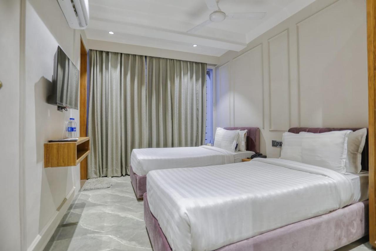 Hotel Pavilion インドール エクステリア 写真